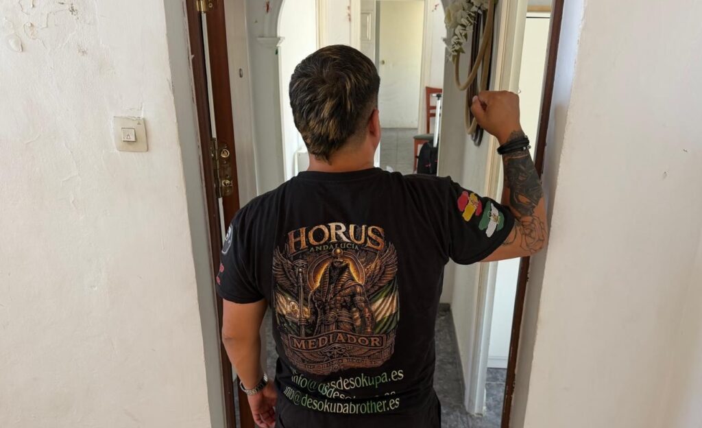 mediador horus desokupa entrando a la vivienda en cadiz