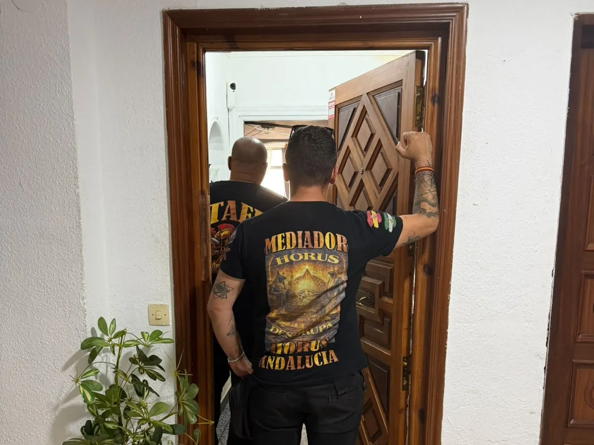 Mediador de Horus Desokupa tras recuperar una vivienda ocupada